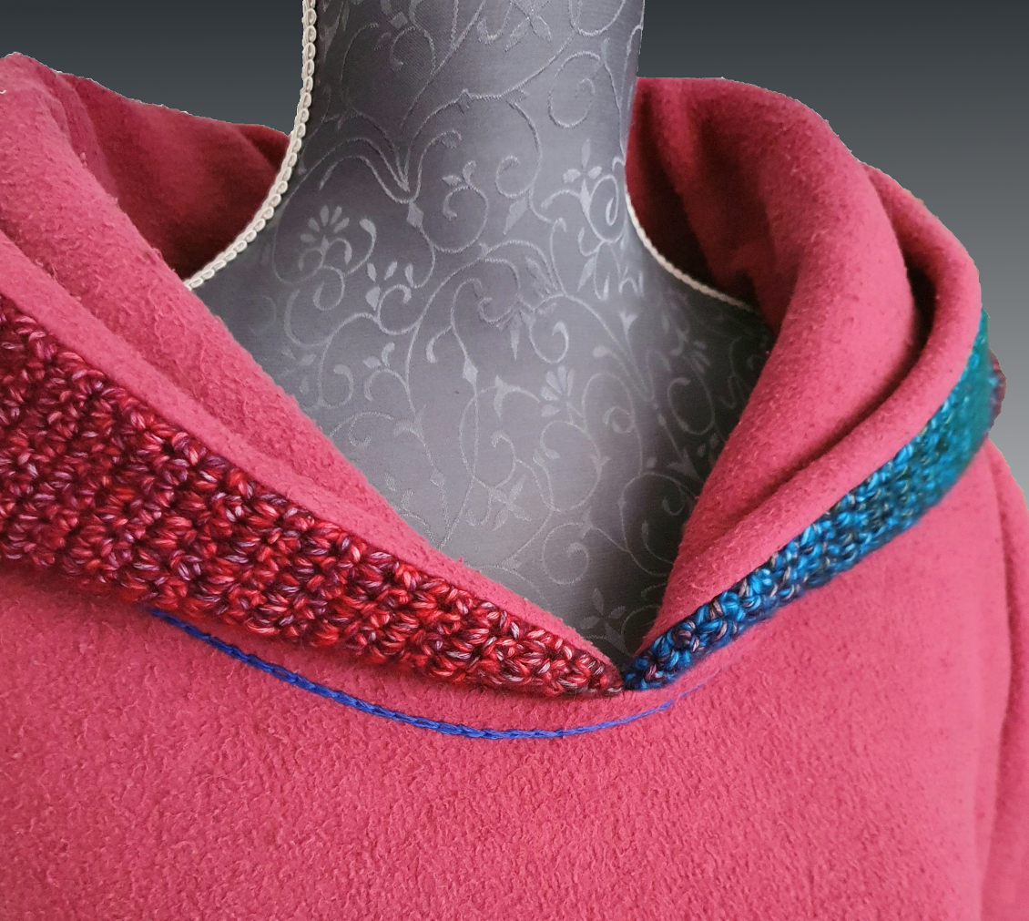 Hoodie Robla mit Häkelkapuze