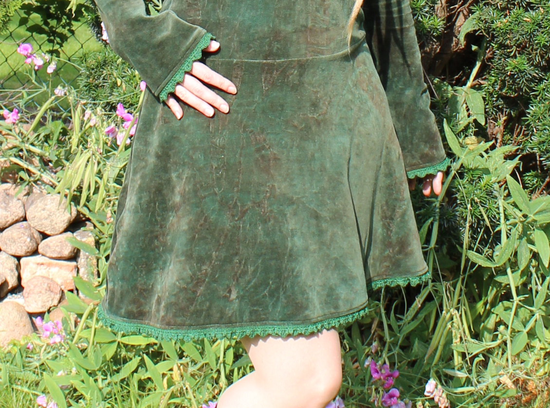 Nicky Samt Kleid Dragon in Grün/Braun gebatikt